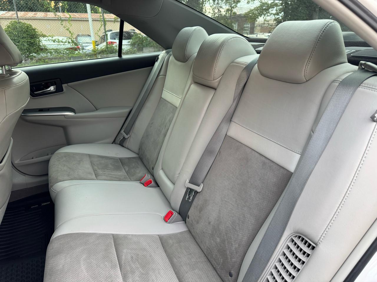 Toyota Camry Hybrid LE 2012