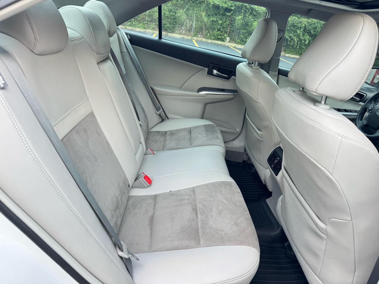 Toyota Camry Hybrid LE 2012