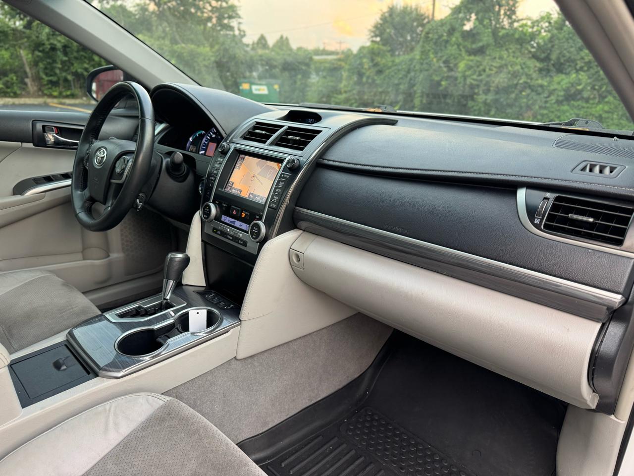 Toyota Camry Hybrid LE 2012