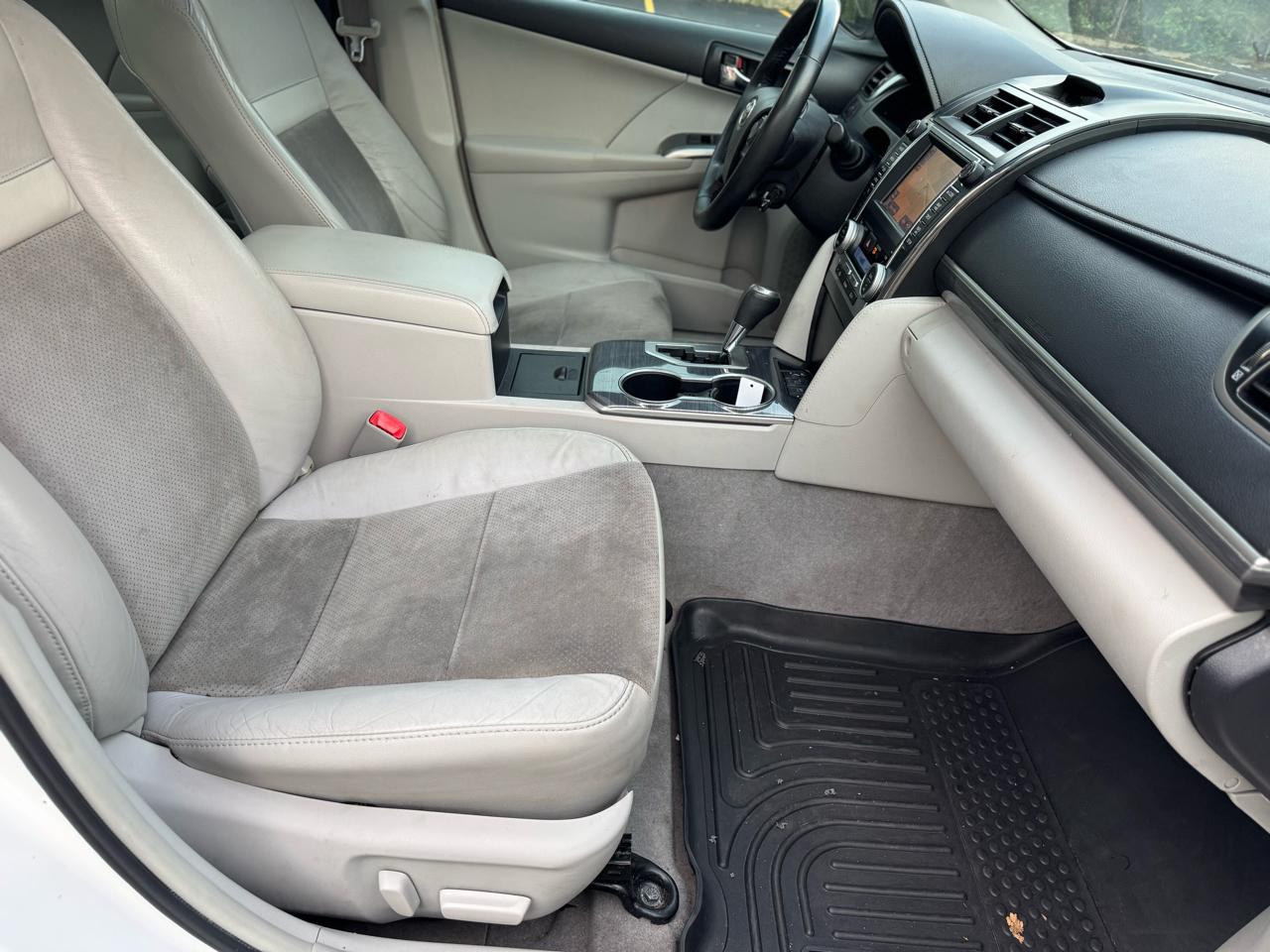 Toyota Camry Hybrid LE 2012