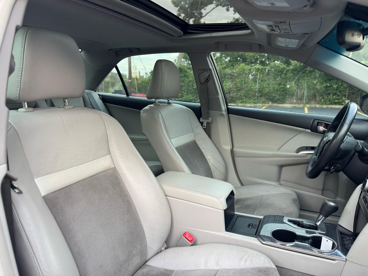 Toyota Camry Hybrid LE 2012