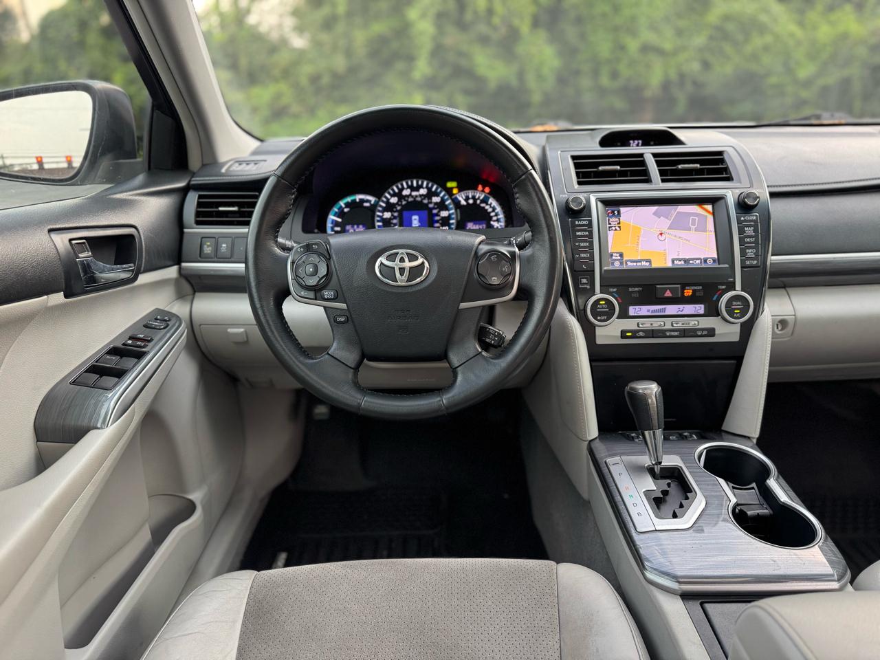 Toyota Camry Hybrid LE 2012