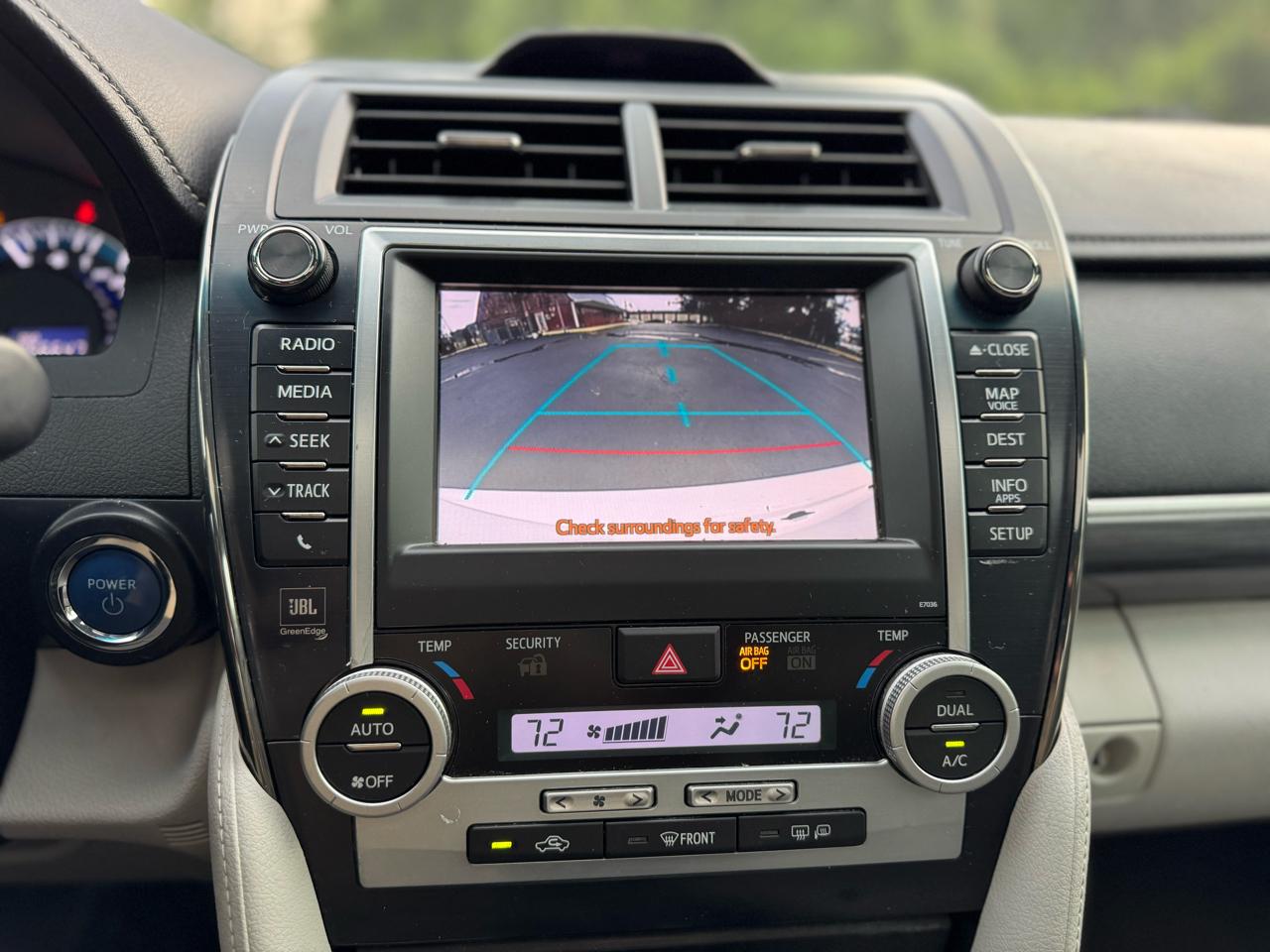 Toyota Camry Hybrid LE 2012