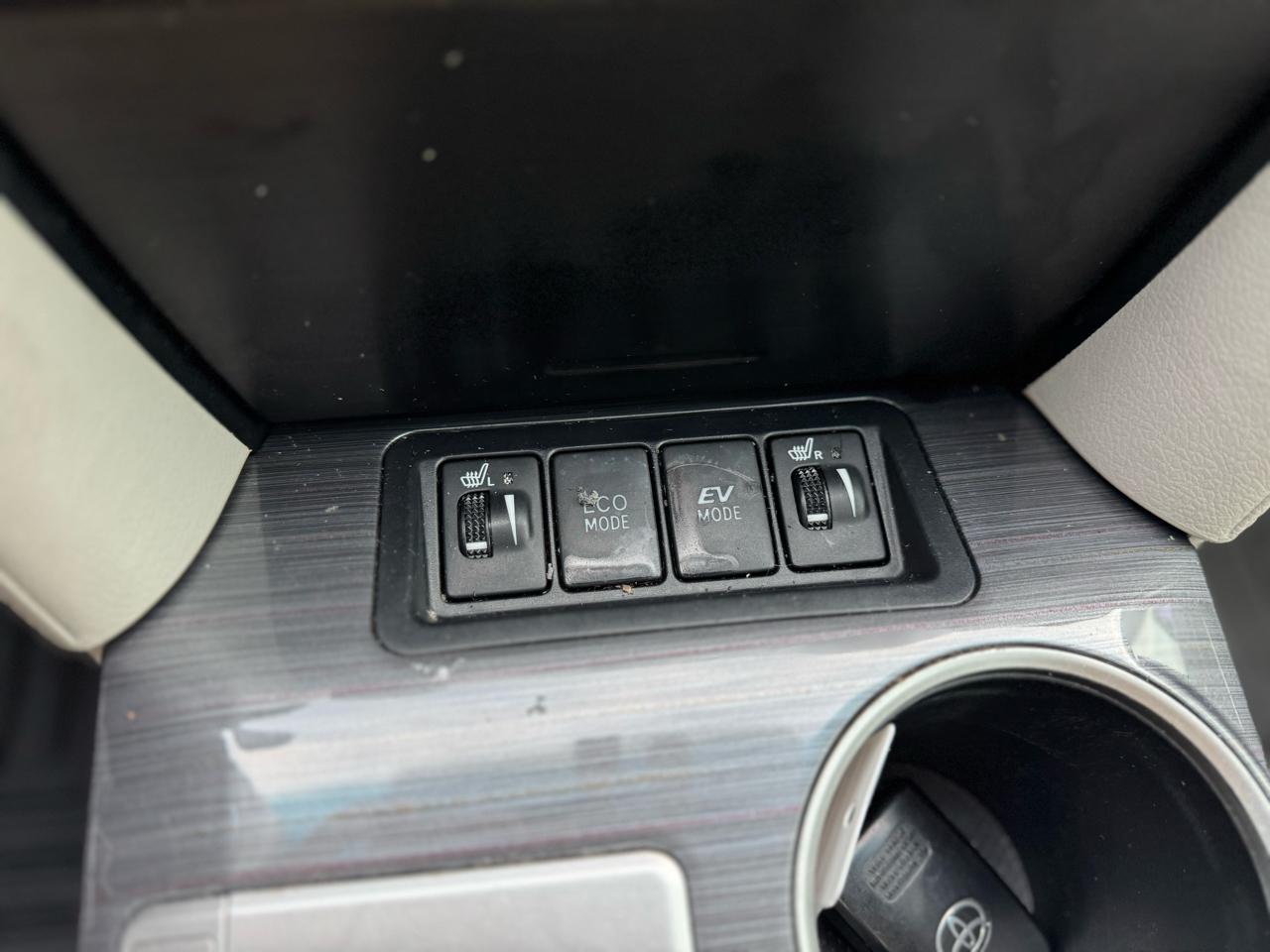 Toyota Camry Hybrid LE 2012