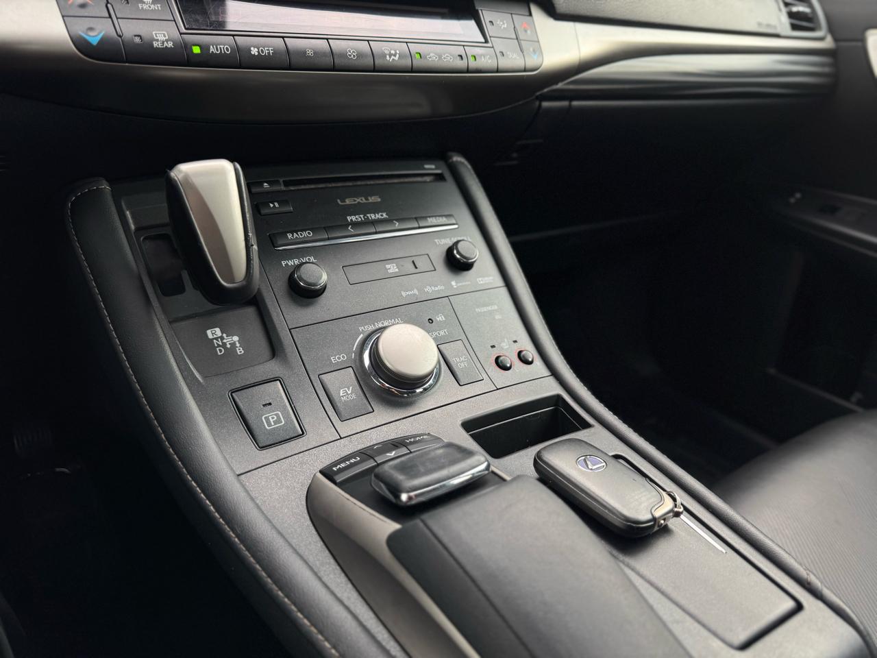 Lexus CT 200h Base 2015