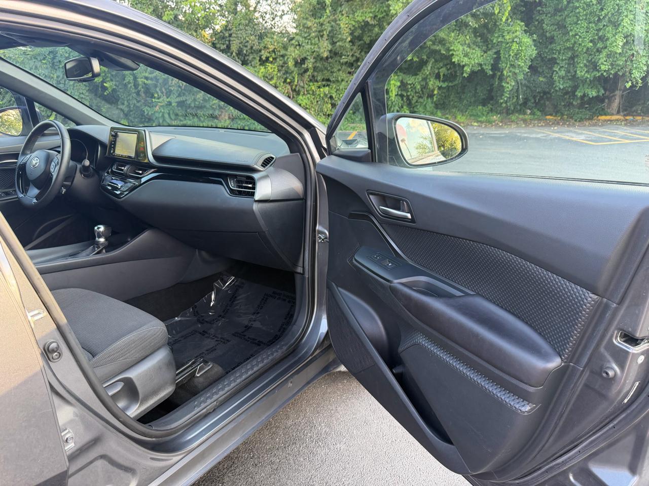 Toyota C-HR XLE 2018
