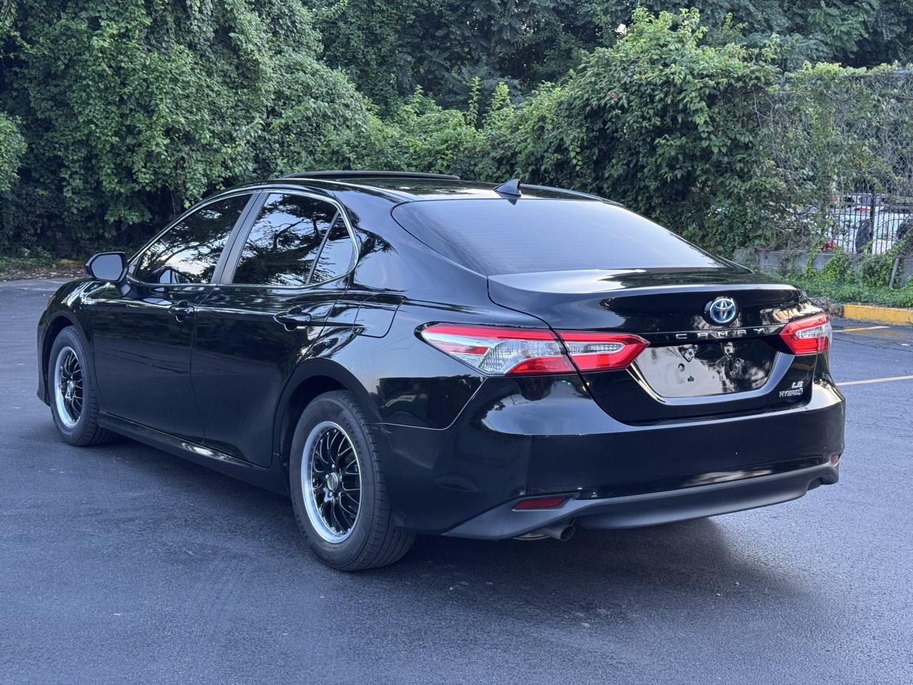 Toyota Camry Hybrid LE 2020