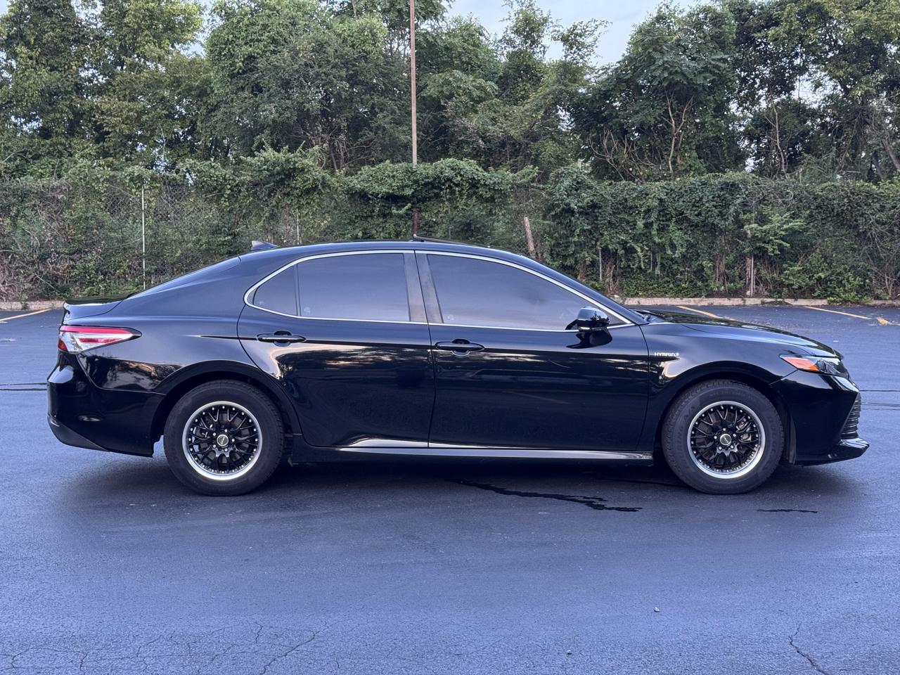 Toyota Camry Hybrid LE 2020