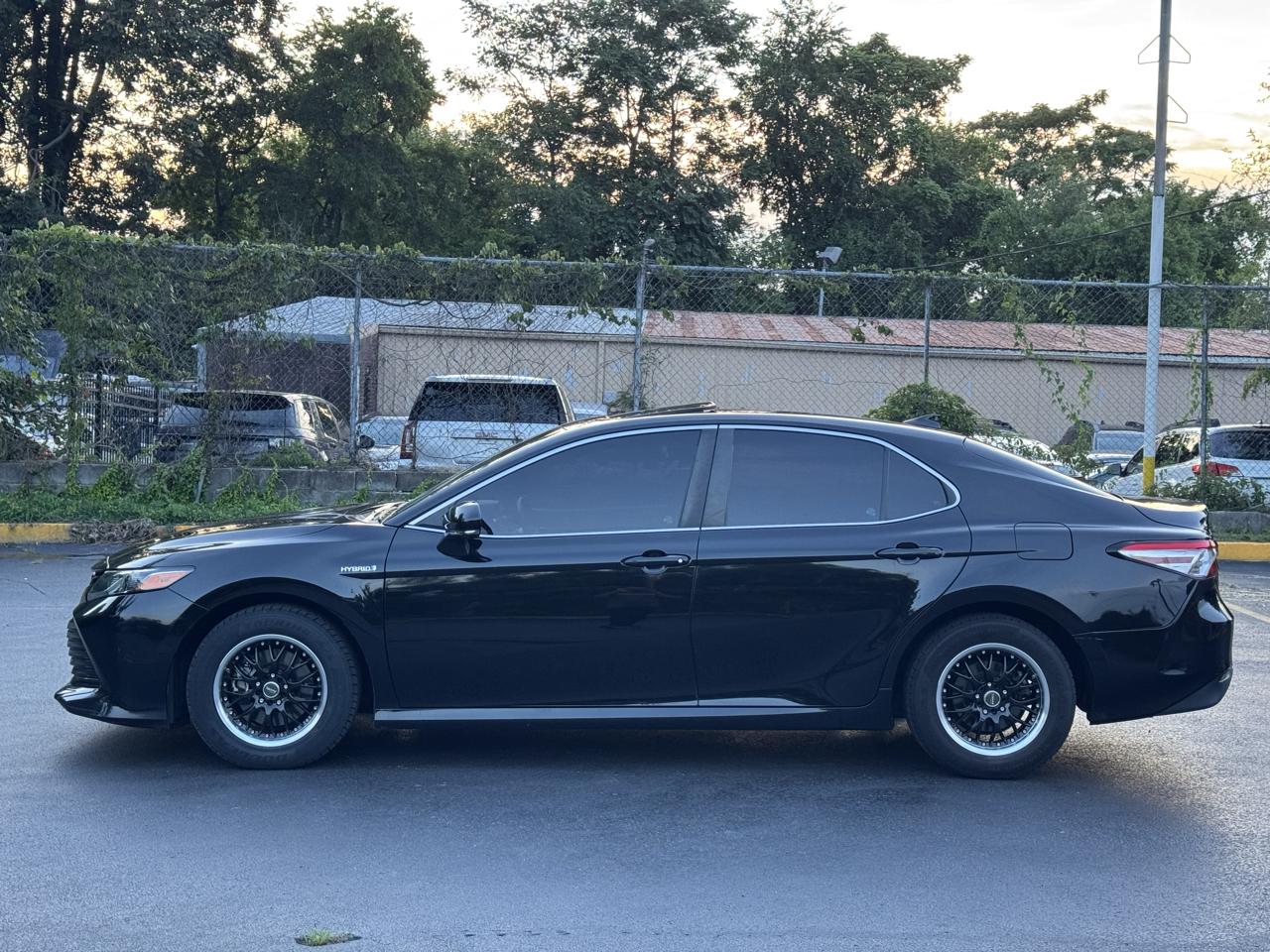 Toyota Camry Hybrid LE 2020