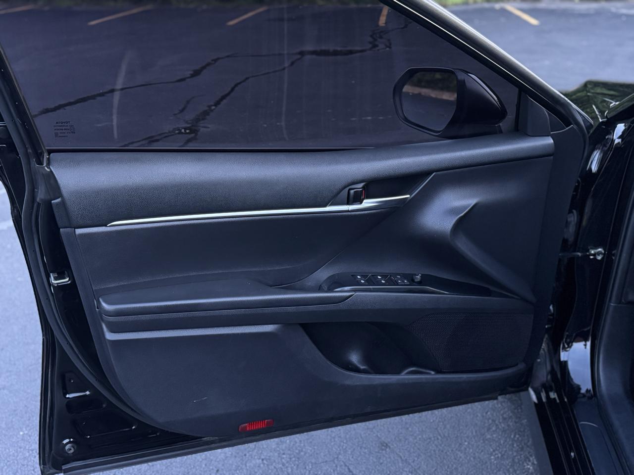 Toyota Camry Hybrid LE 2020