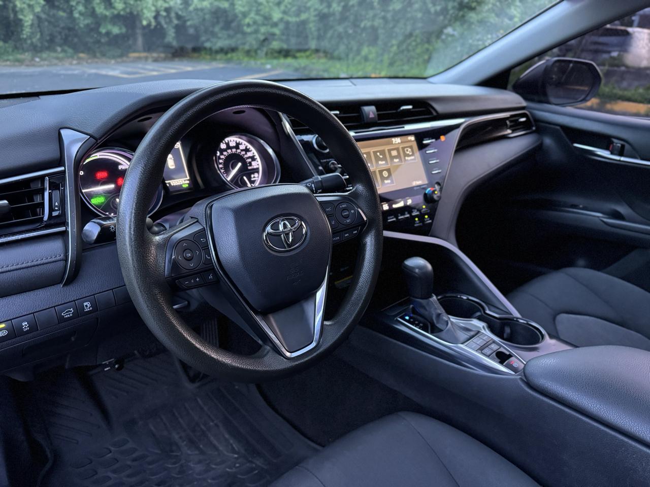 Toyota Camry Hybrid LE 2020