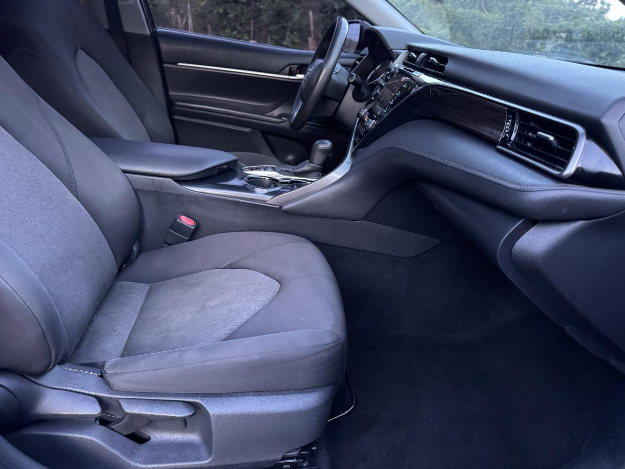 Toyota Camry Hybrid LE 2020