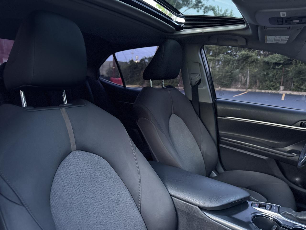 Toyota Camry Hybrid LE 2020