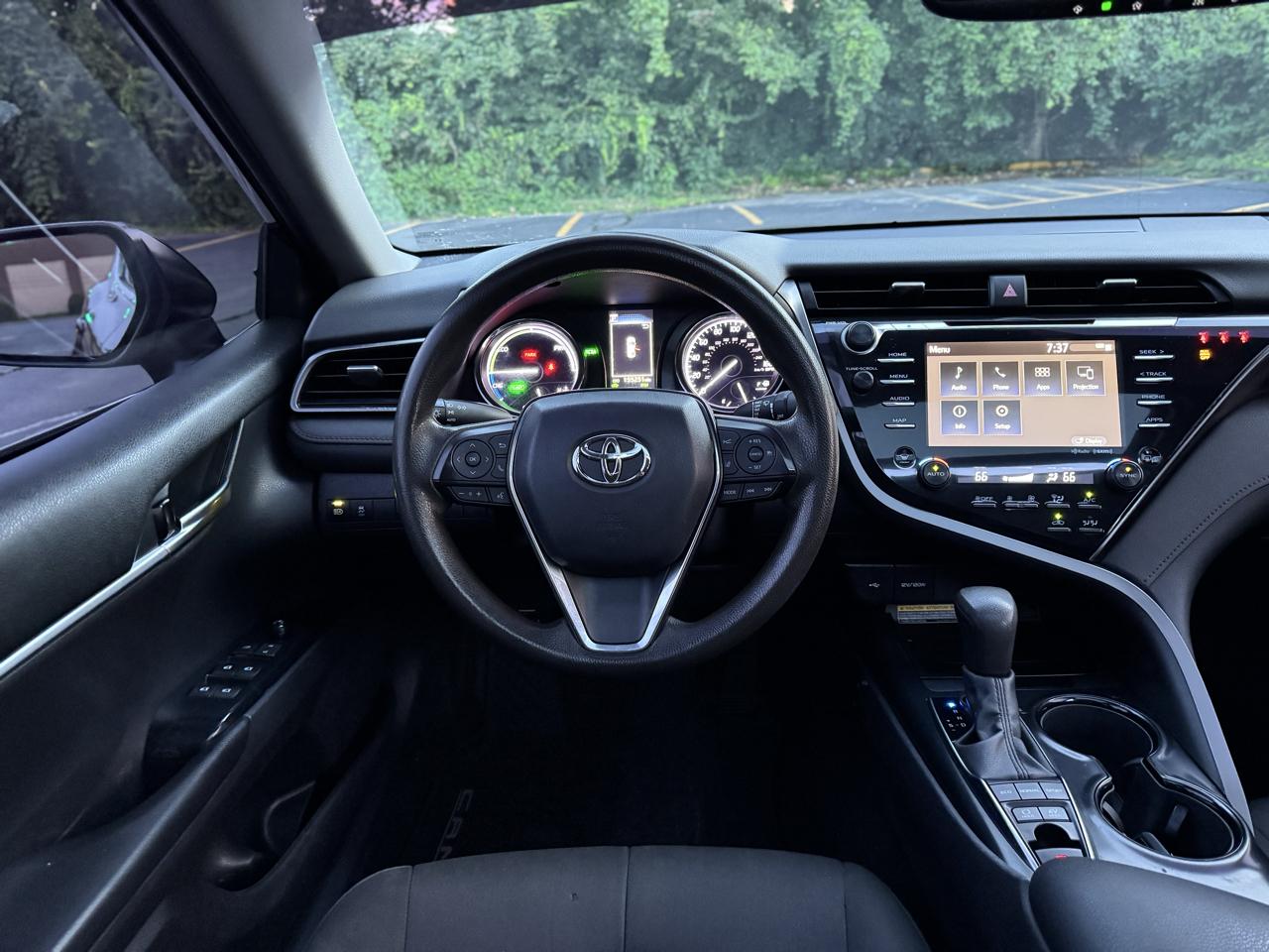 Toyota Camry Hybrid LE 2020