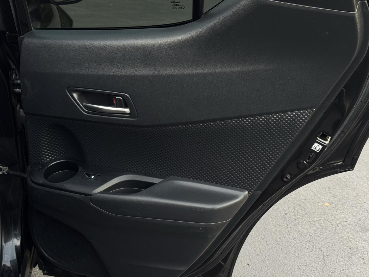 Toyota C-HR XLE 2018