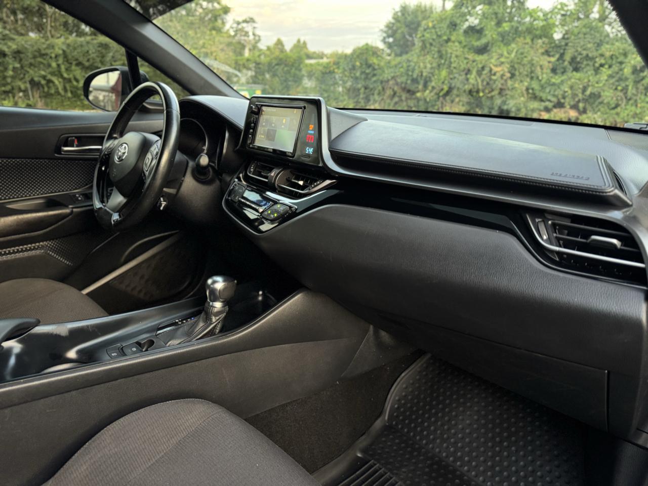 Toyota C-HR XLE 2018