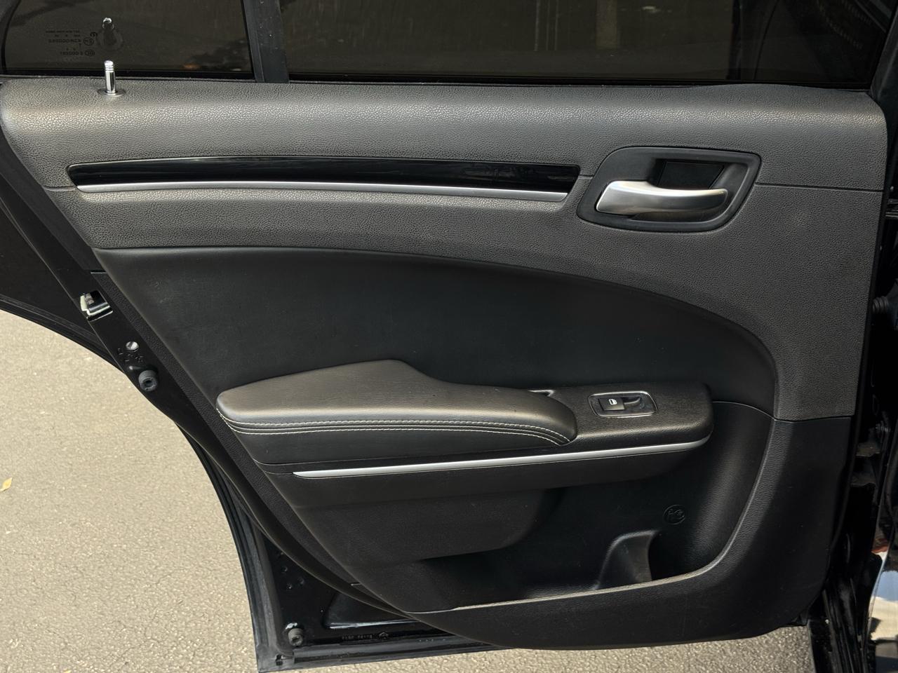 Chrysler 300 S V6 RWD 2019