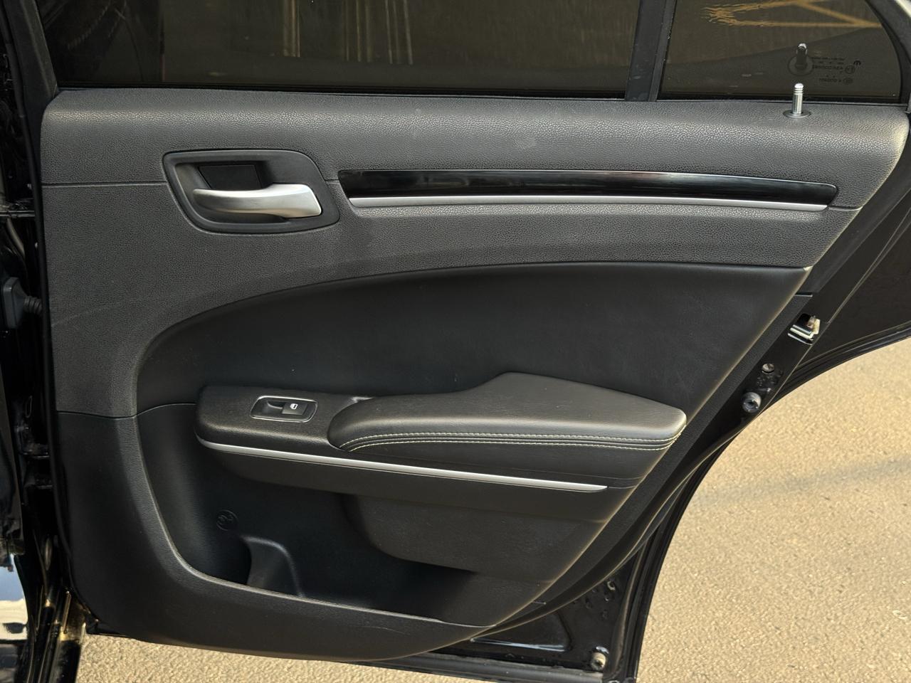 Chrysler 300 S V6 RWD 2019