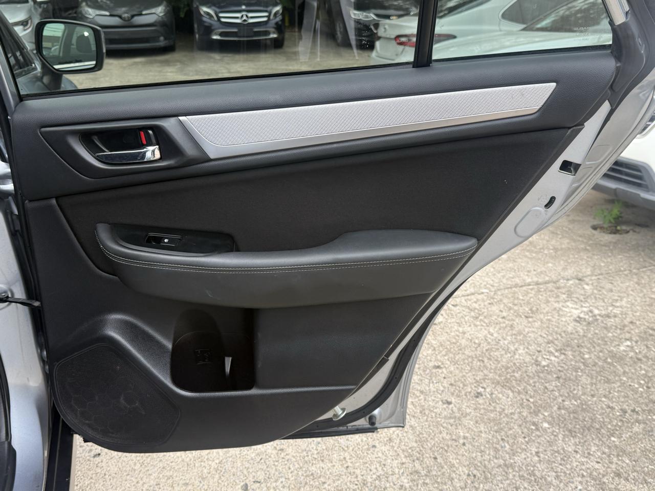 Subaru Outback 2.5i Premium 2015