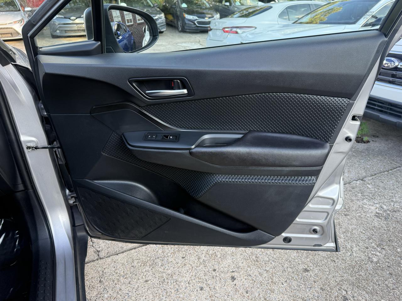 Toyota C-HR XLE 2018
