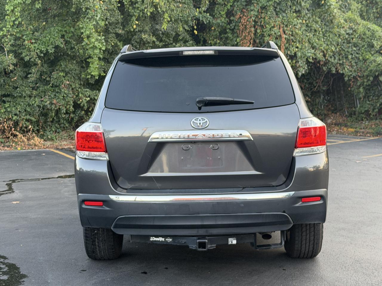 Toyota Highlander Base 2WD V6 2013