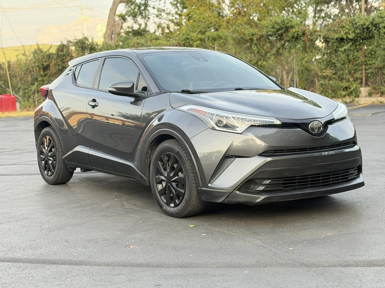 Toyota C-HR LE 2019
