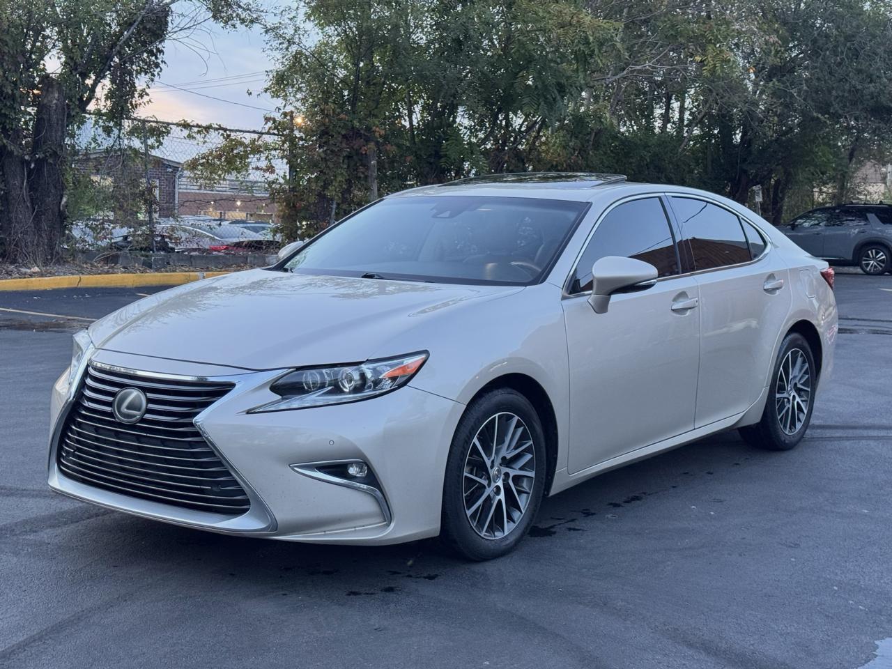 Lexus ES 350 Sedan 2016