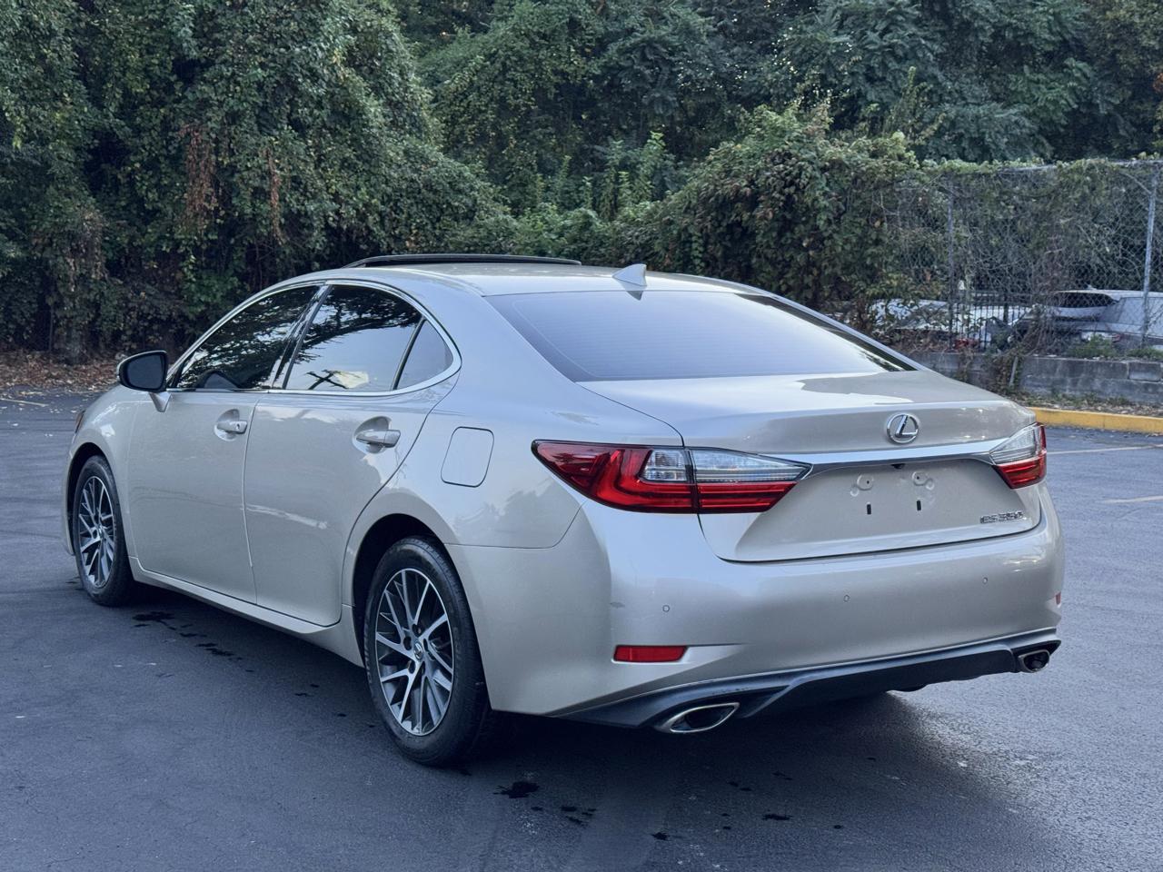 Lexus ES 350 Sedan 2016