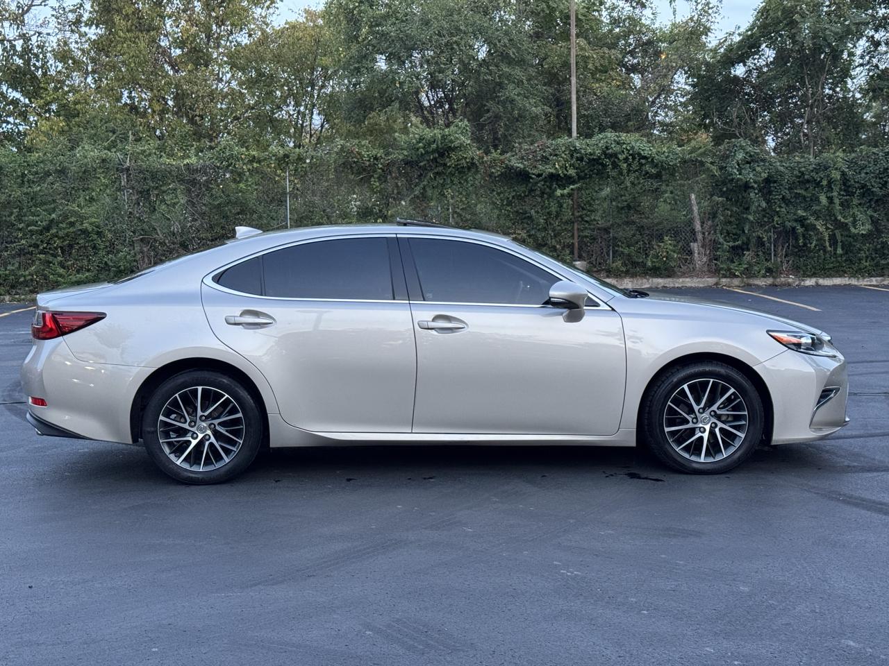 Lexus ES 350 Sedan 2016