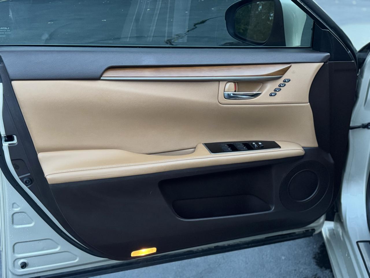 Lexus ES 350 Sedan 2016