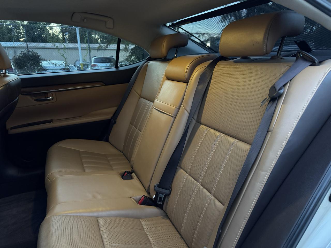 Lexus ES 350 Sedan 2016