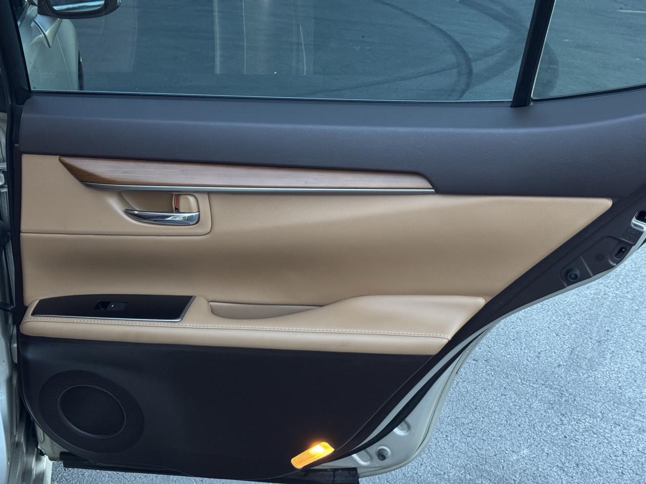 Lexus ES 350 Sedan 2016