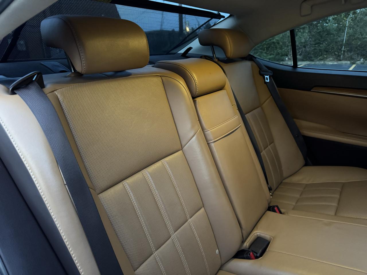 Lexus ES 350 Sedan 2016