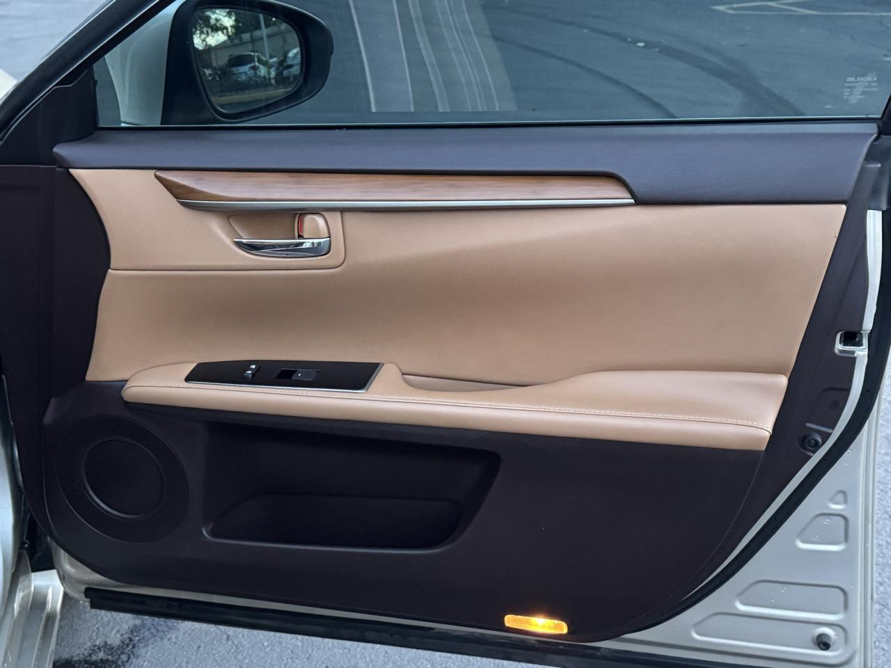 Lexus ES 350 Sedan 2016