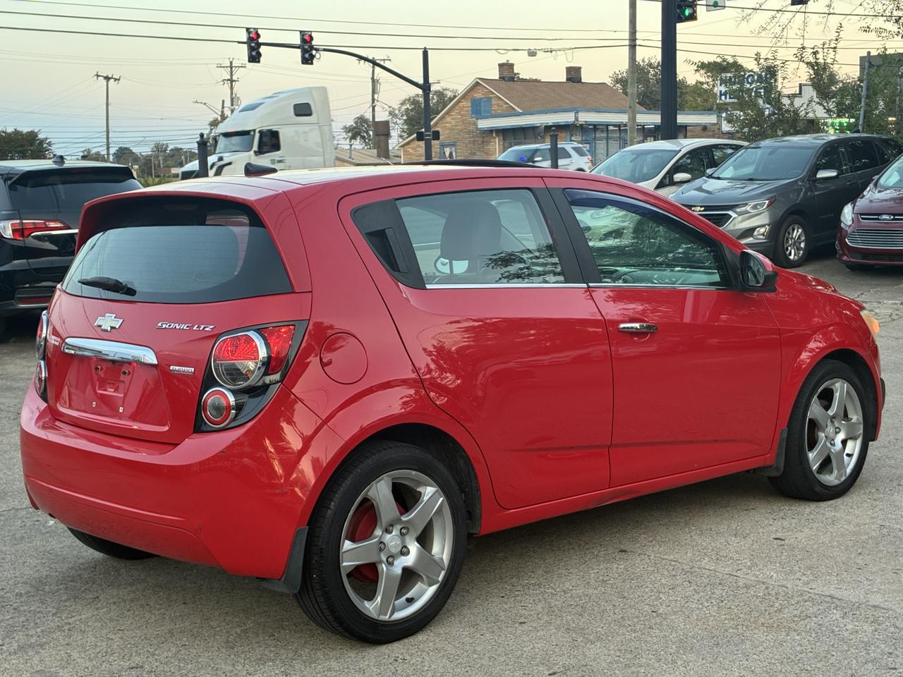 Chevrolet Sonic LTZ Auto 5-Door 2014