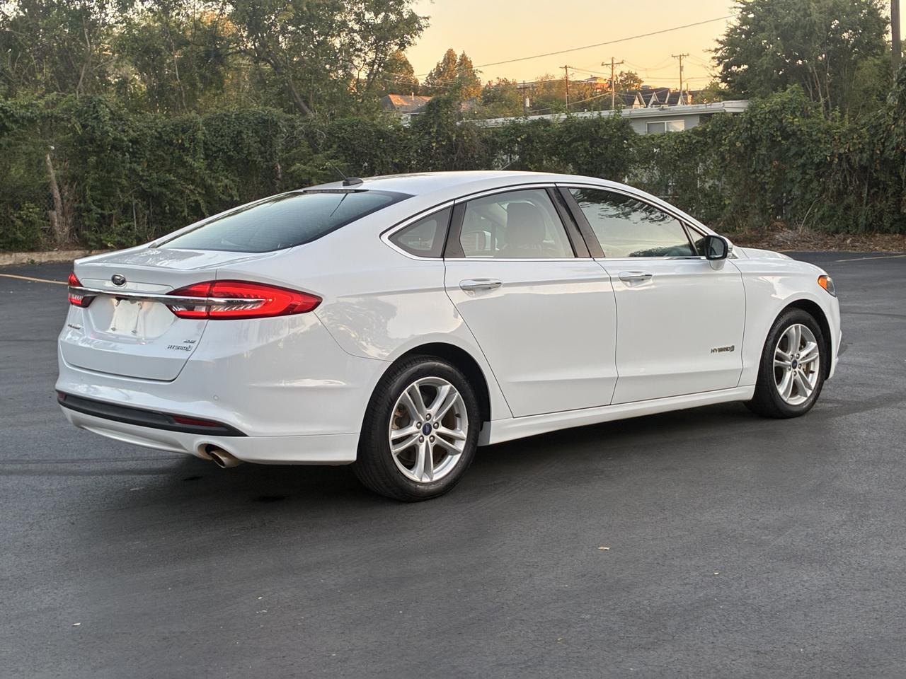 Ford Fusion Hybrid SE 2018