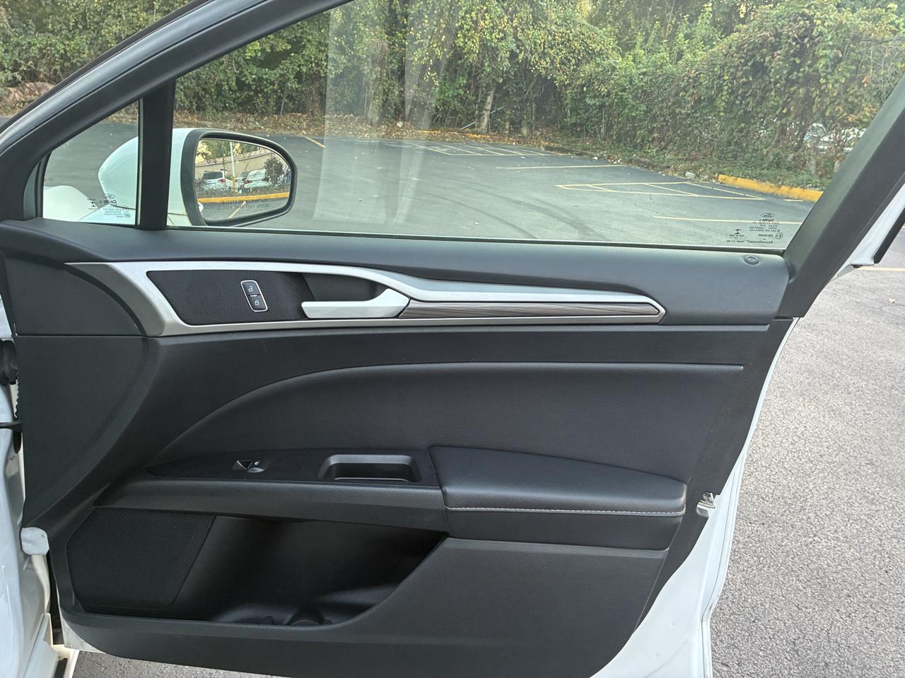 Ford Fusion Hybrid SE 2018
