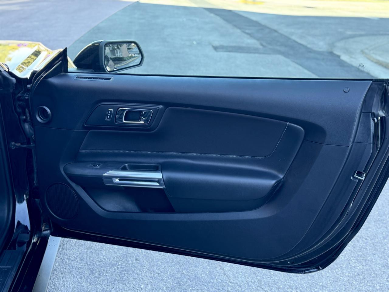 Ford Mustang V6 Convertible 2016