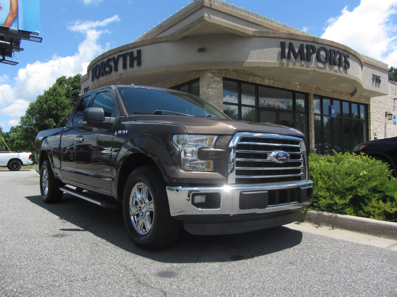 2015 Ford F-150 2WD SuperCab 145" Lariat