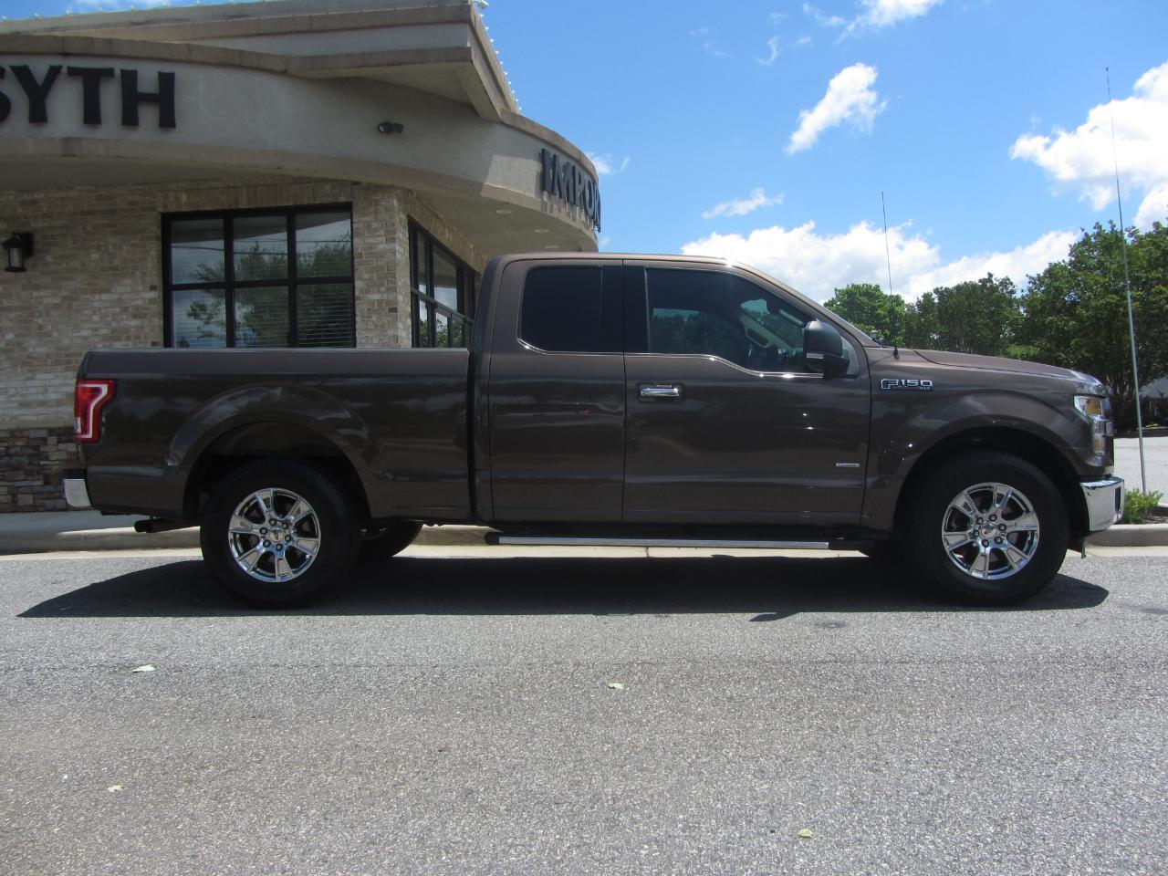 Ford F-150 2WD SuperCab 145" Lariat 2015