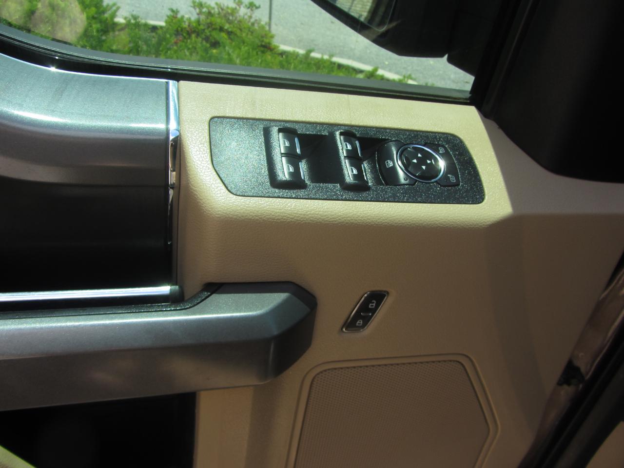 Ford F-150 2WD SuperCab 145" Lariat 2015