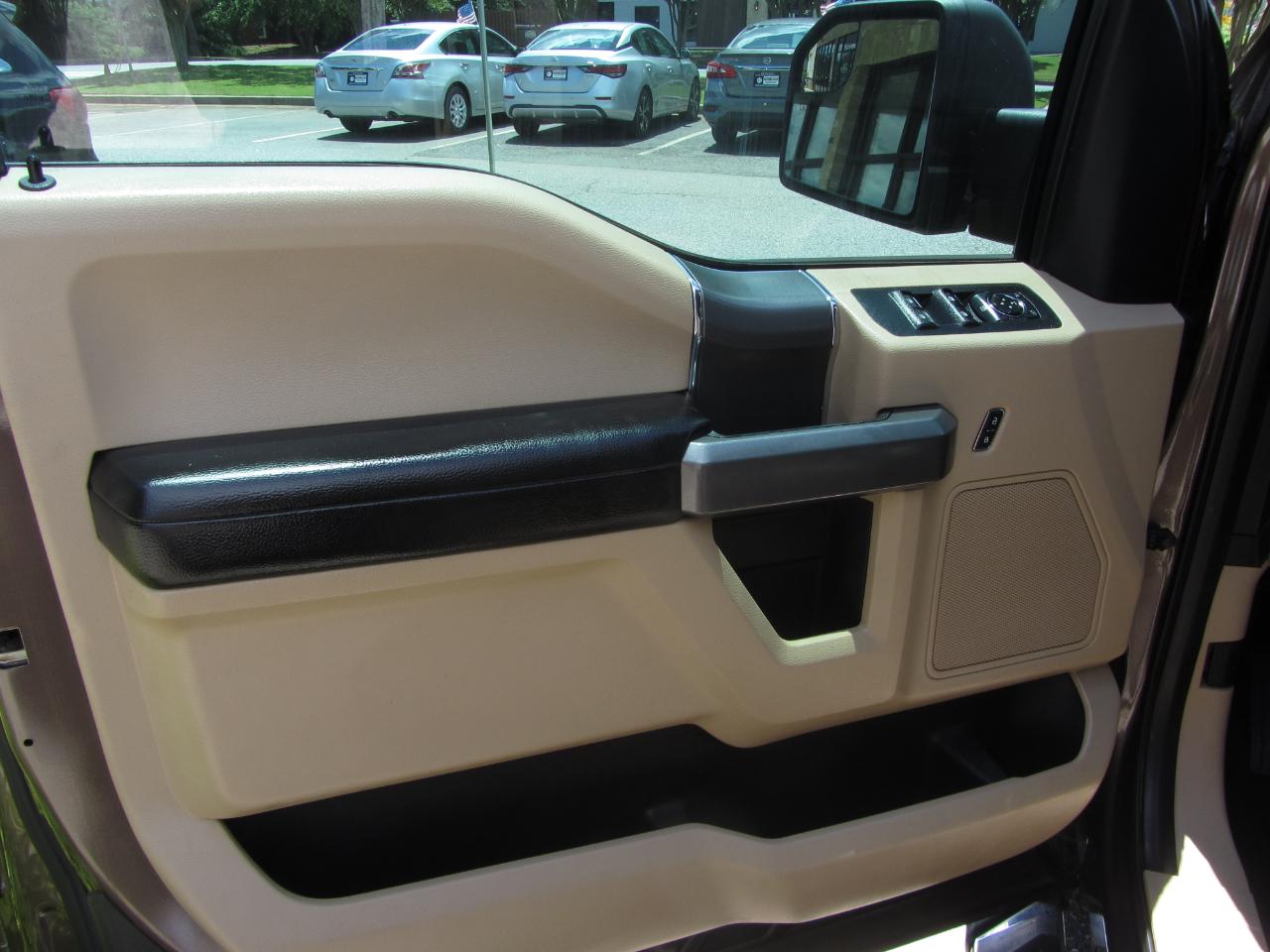 Ford F-150 2WD SuperCab 145" Lariat 2015