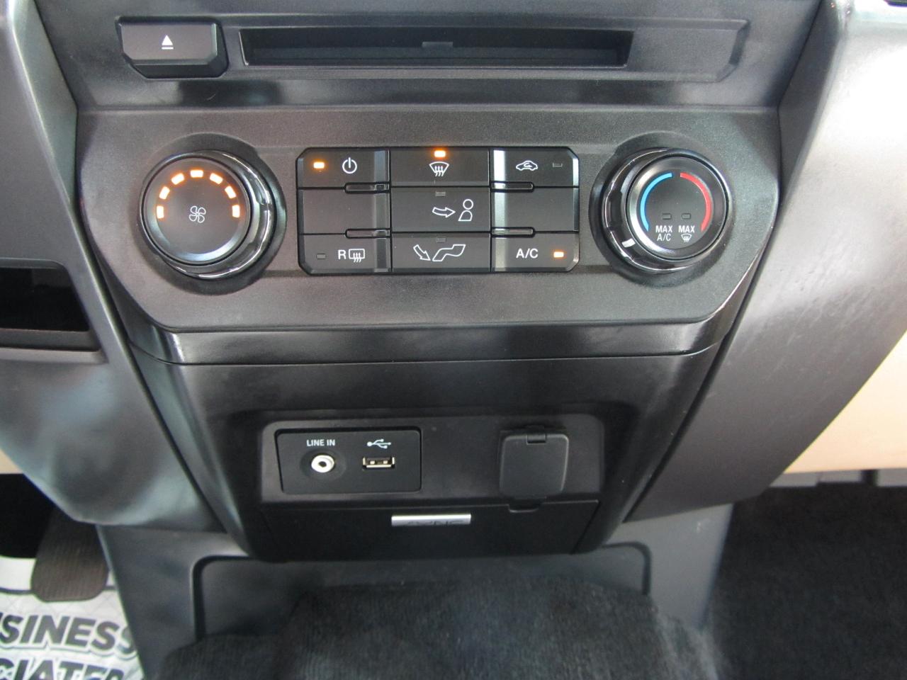 Ford F-150 2WD SuperCab 145" Lariat 2015