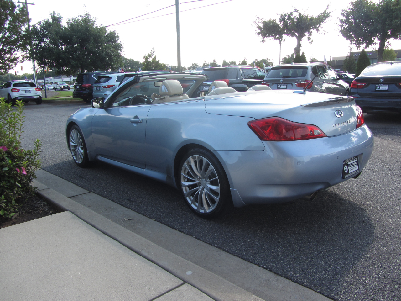 Infiniti G37 Convertible 2dr Base 2012 Infiniti G37 Convertible 2dr Base 2012