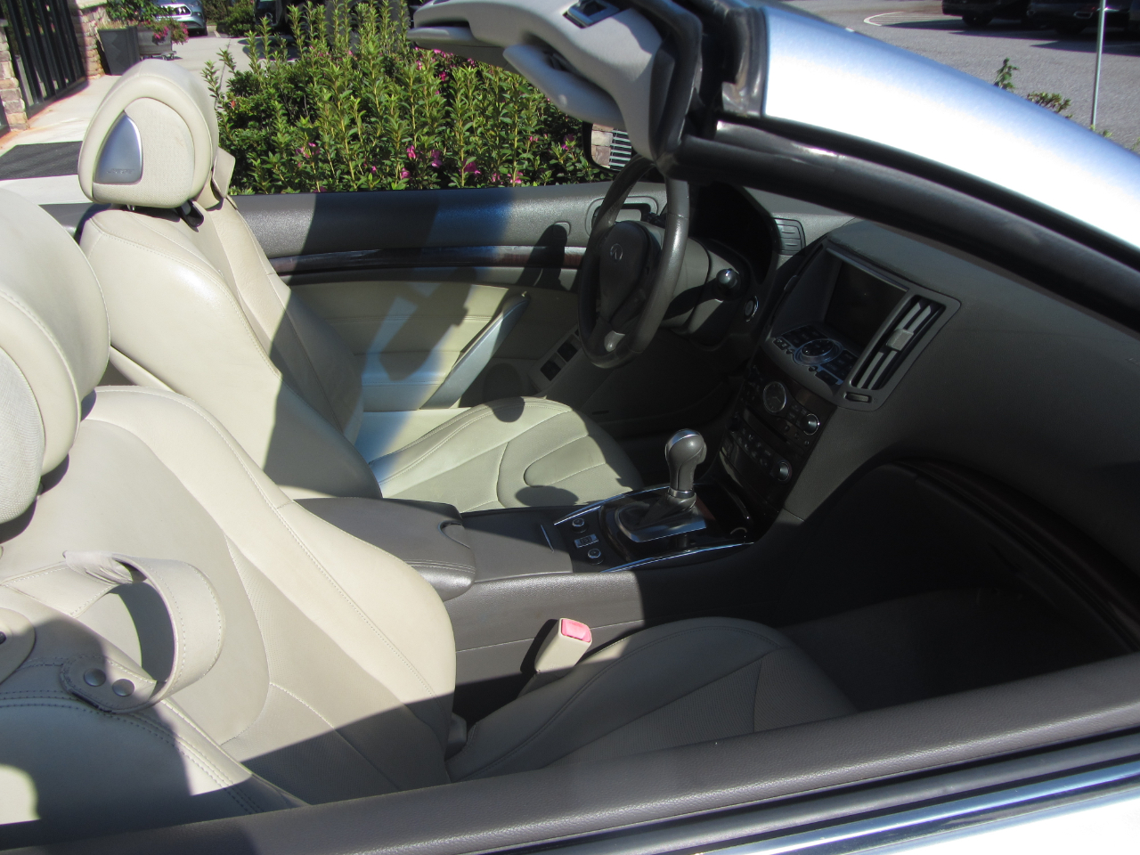 Infiniti G37 Convertible 2dr Base 2012 Infiniti G37 Convertible 2dr Base 2012
