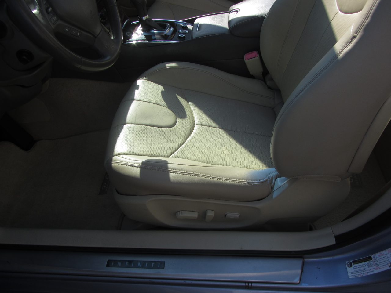 Infiniti G37 Convertible 2dr Base 2012 Infiniti G37 Convertible 2dr Base 2012