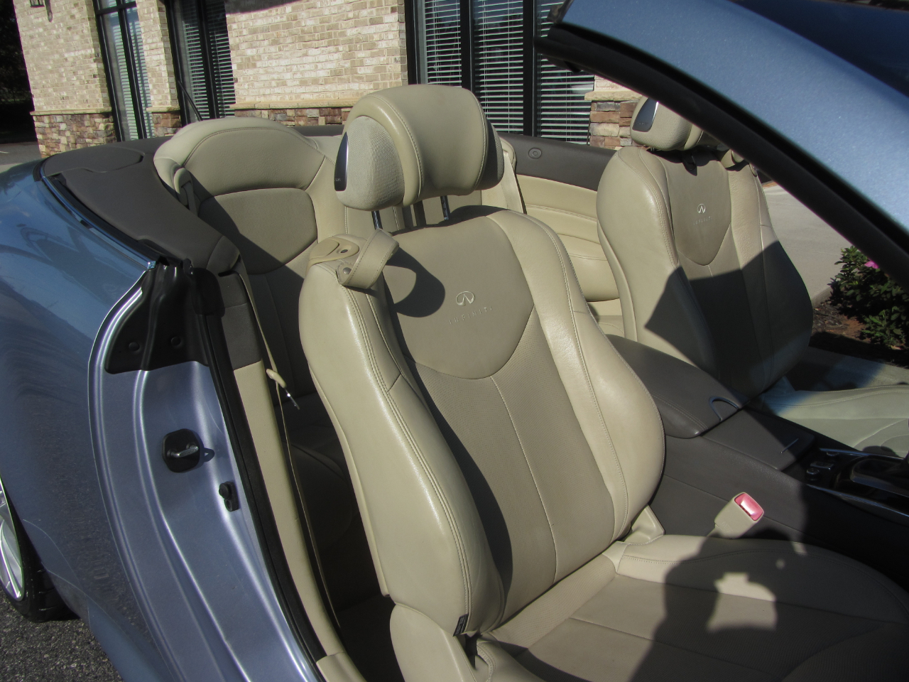 Infiniti G37 Convertible 2dr Base 2012 Infiniti G37 Convertible 2dr Base 2012