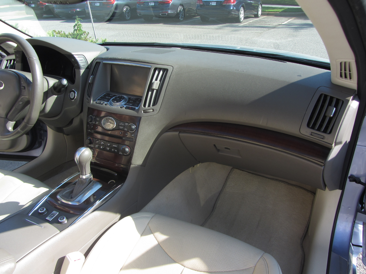 Infiniti G37 Convertible 2dr Base 2012 Infiniti G37 Convertible 2dr Base 2012