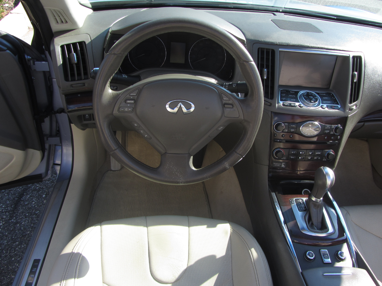 Infiniti G37 Convertible 2dr Base 2012 Infiniti G37 Convertible 2dr Base 2012