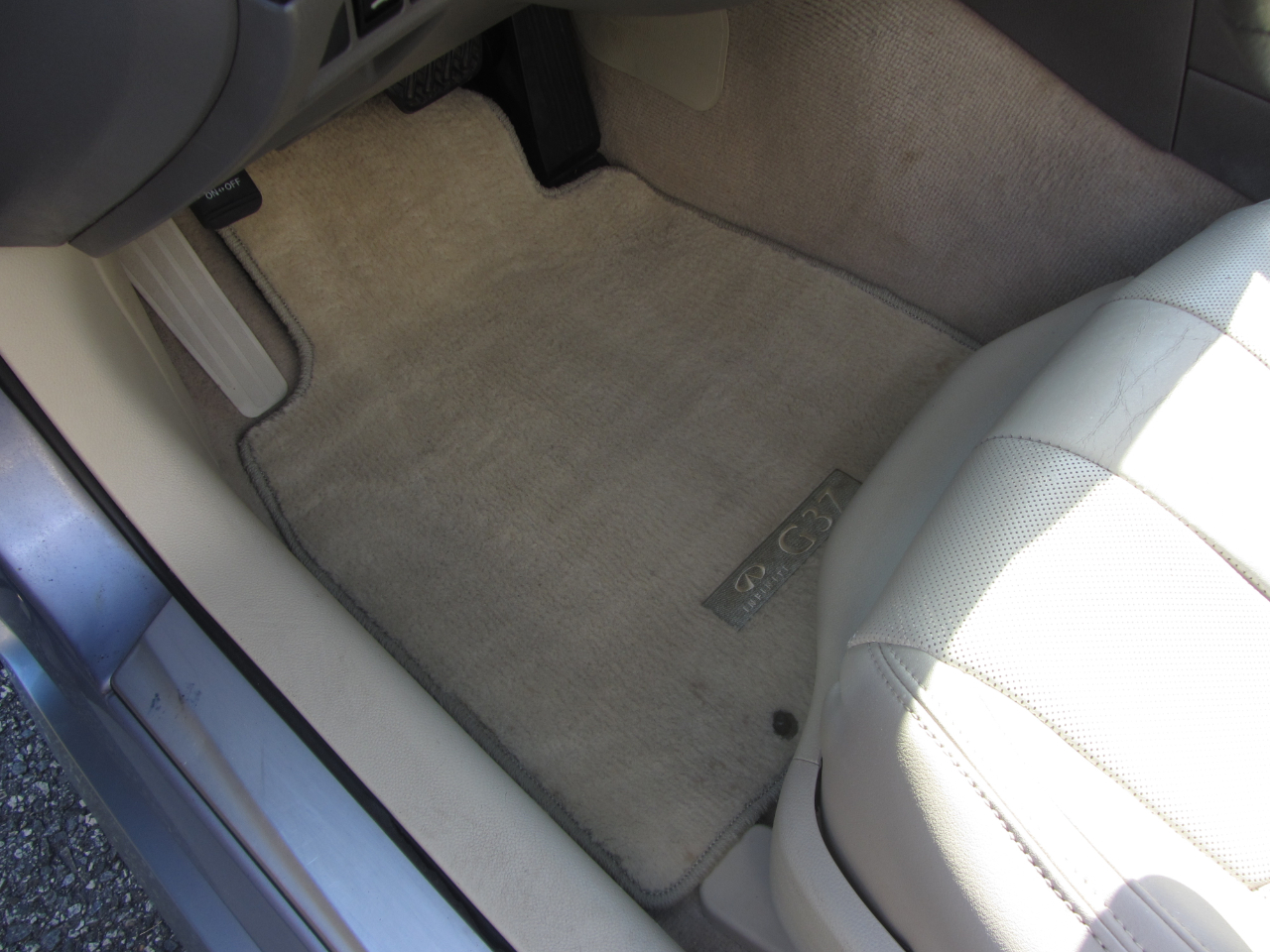 Infiniti G37 Convertible 2dr Base 2012 Infiniti G37 Convertible 2dr Base 2012